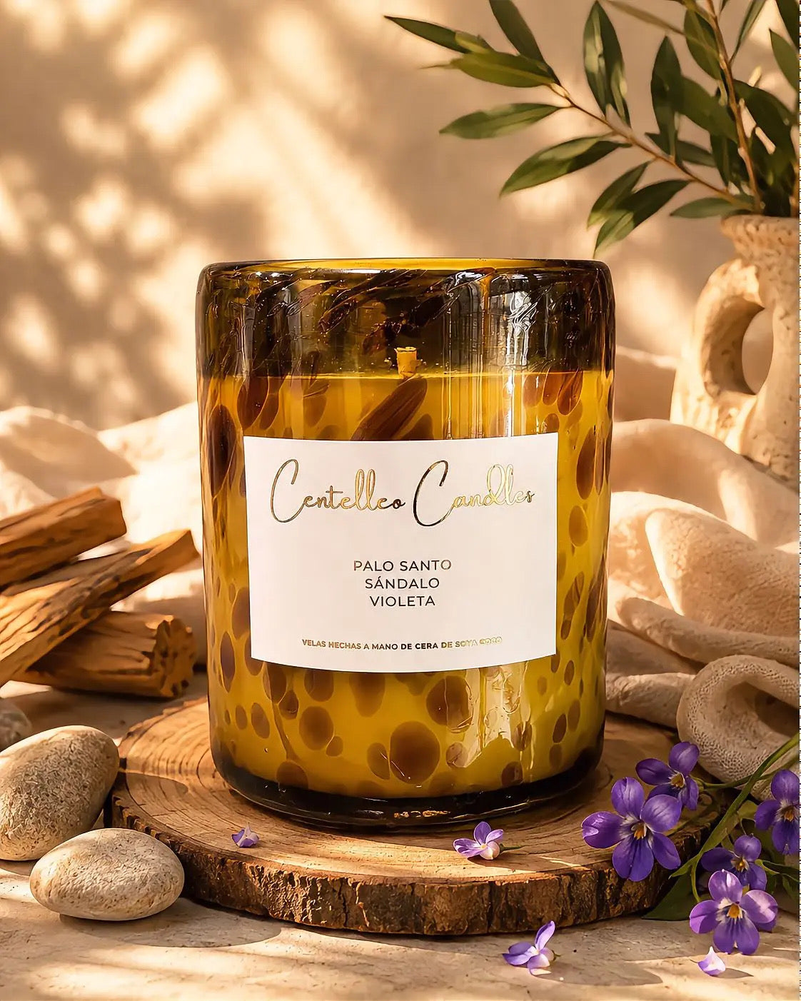 Palo Santo  • Sándalo • Violeta